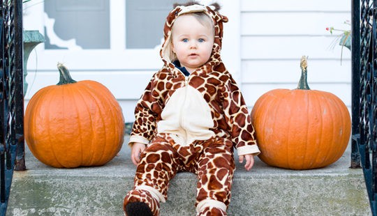 Bebé disfrazado para celebrar Halloween