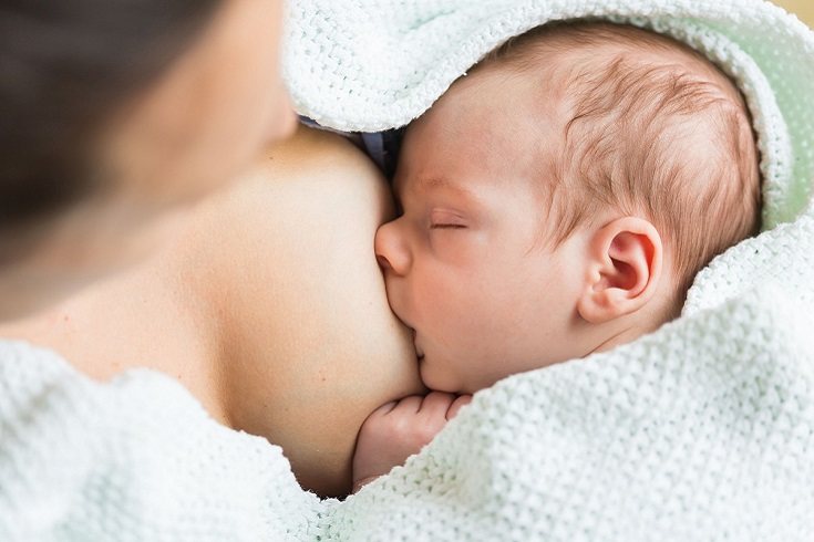 Si la pezonera no se coloca bien, puede moverse durante la succión y producir molestias en el bebé