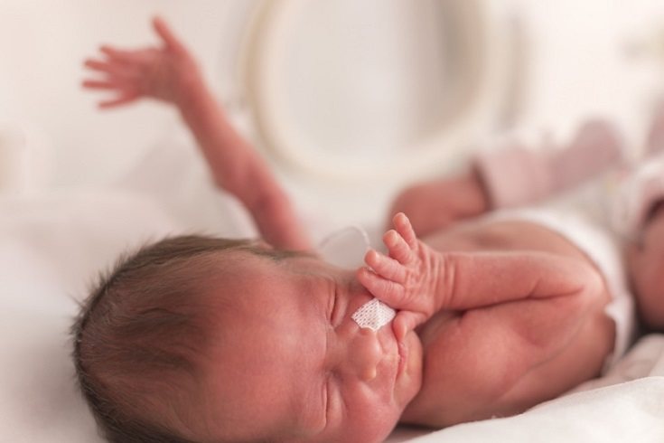 La hipoglucemia neonatal es un trastorno metabólico bastante habitual en los recién nacidos