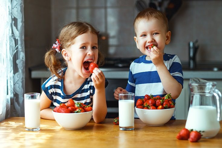 Hay una serie de alimentos que no pueden faltar en la dieta de los niños