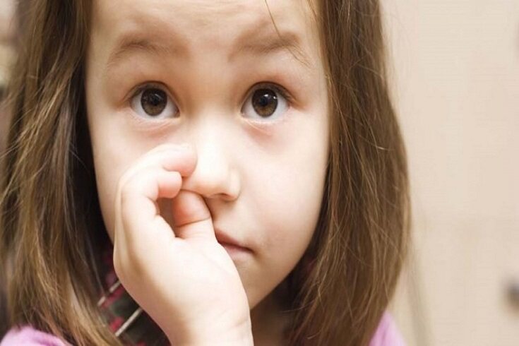 Meterse el dedo en la nariz es algo muy habitual y común en la gran mayoría de los niños