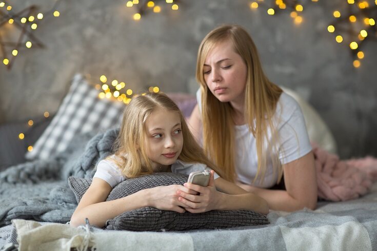 Los padres deben ofrecerles ciertas alternativas al uso del móvil o de la tablet