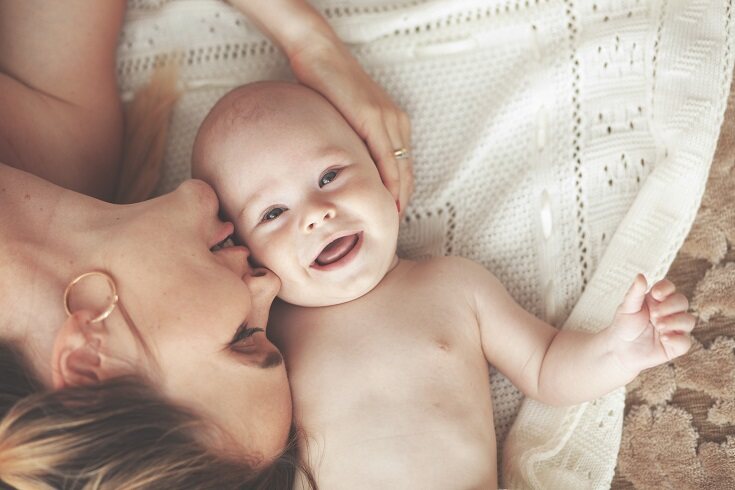 Si surge el sentimiento de soledad en la maternidad es bueno no cargar con el mismo