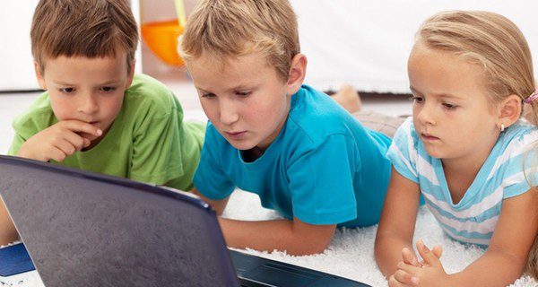 ¿Debes bloquear el acceso de internet a tus hijos?