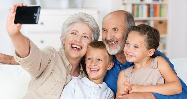 Una de las mejores opciones para cuidar de tus hijos son los abuelos