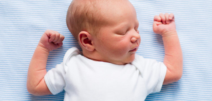 Uno de los factores que ´si podemos controlar es poner a dormir al bebé boca arriba