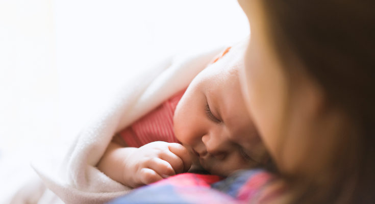 Es importante que los bebés tengan una rutina para dormir