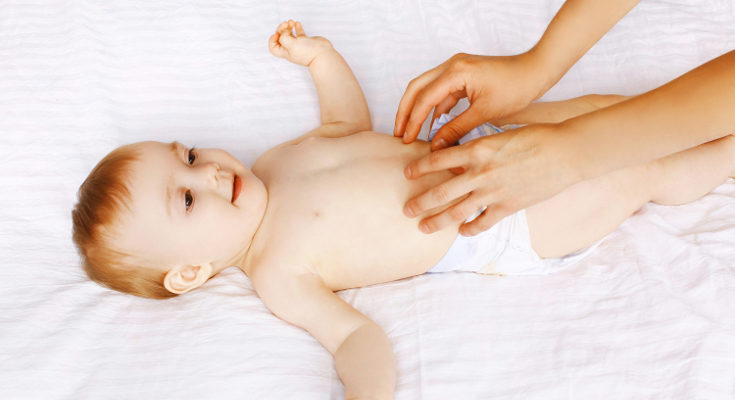 Limpia y cuida bien el ombligo del bebé para prevenir infecciones