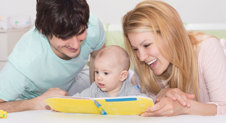 Leyendo cuentos a los bebés les ayudamos a aprender e identificar sonidos