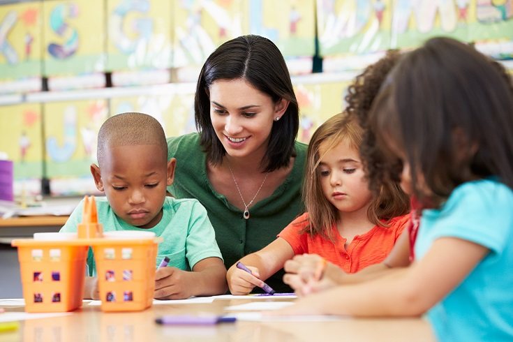 La figura del adulto, ya bien sea el padre o el docente, es clave en el método Montessori