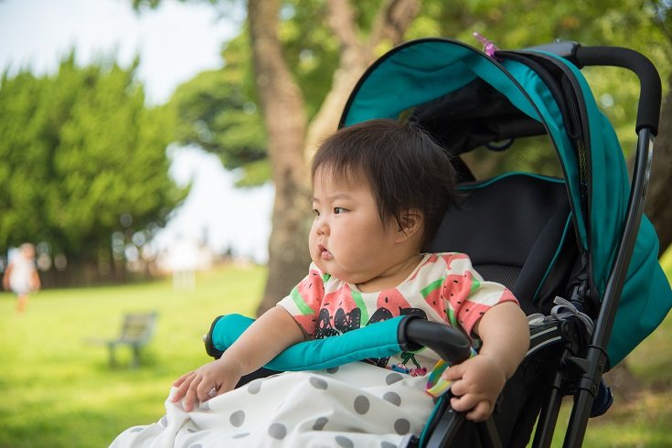 Los cochecitos de bebé deben contar una serie de prestaciones que ayuden al bebé a ir lo más cómodo posible