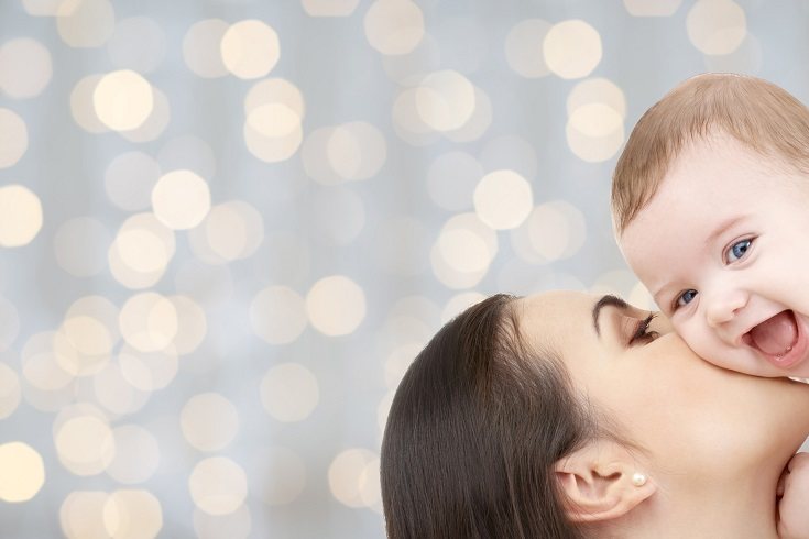 La gente no es para nada consciente del peligro que puede suponer para un bebé el darle un simple beso en la cara