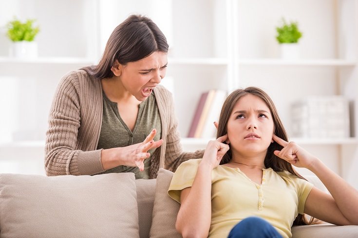 Es posible que tu hijo te ignore porque no entiende lo que le estás diciendo