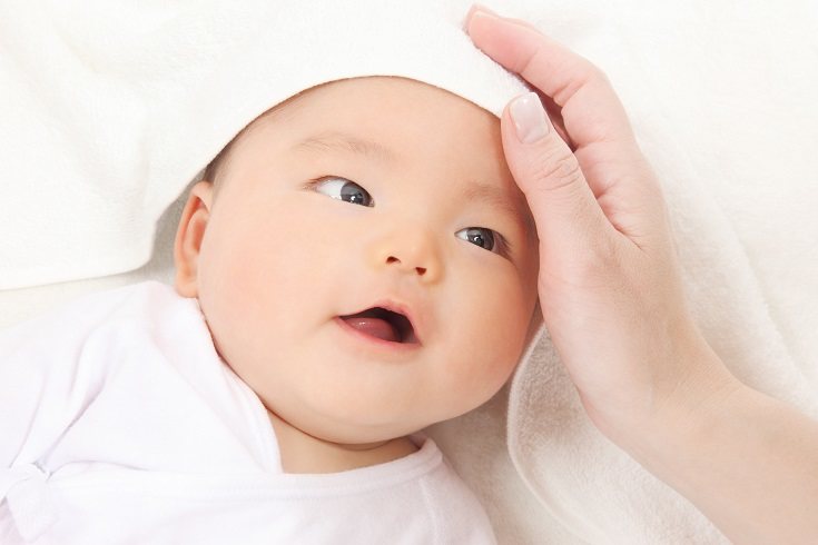 El mantener la mirada con el bebé va a fortalecer el vínculo entre ambos