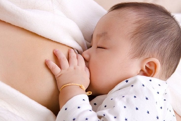 No es nada nuevo que durante los primeros meses de vida, el bebé depende totalmente de su madre