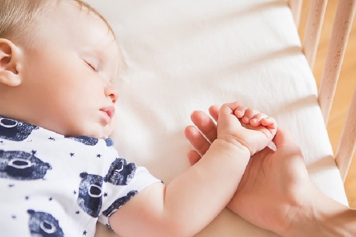 Los niños desarrollan ciclos naturales de sueño,