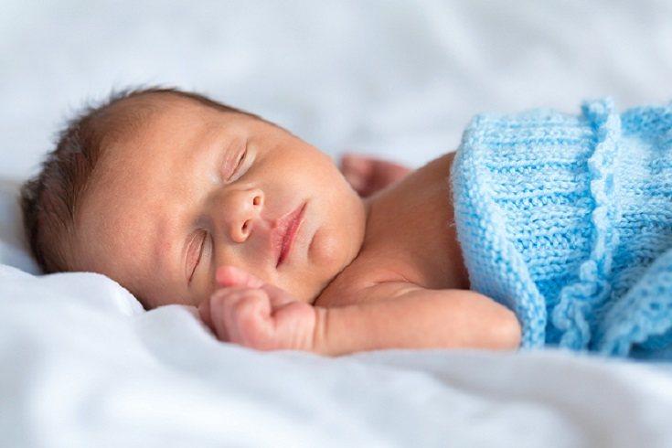 Cuando tu bebé recién nacido llora, no lo hace por despertarte o molestarte