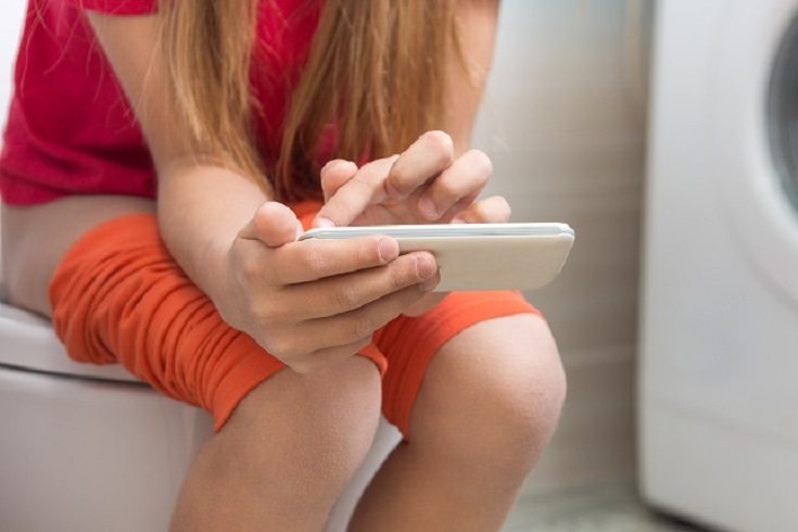 Enviar mensajes de texto significa que los adolescentes nunca están solos