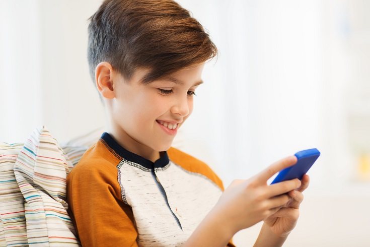 Más de dos tercios de los niños de 8 años se conectan en Internet todos los días