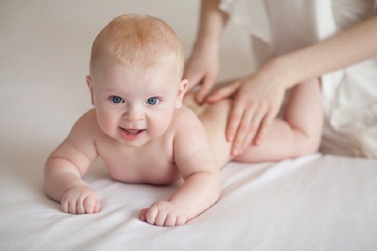 Un bebé aprenderá a sentarse cuando haya desarrollado los músculos en su cuello y espalda