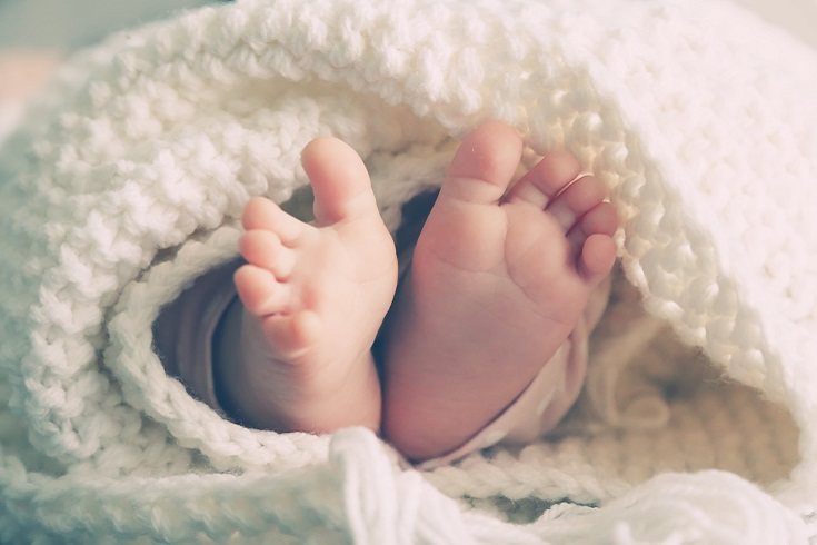  Los bebés envueltos duermen más y mejor 