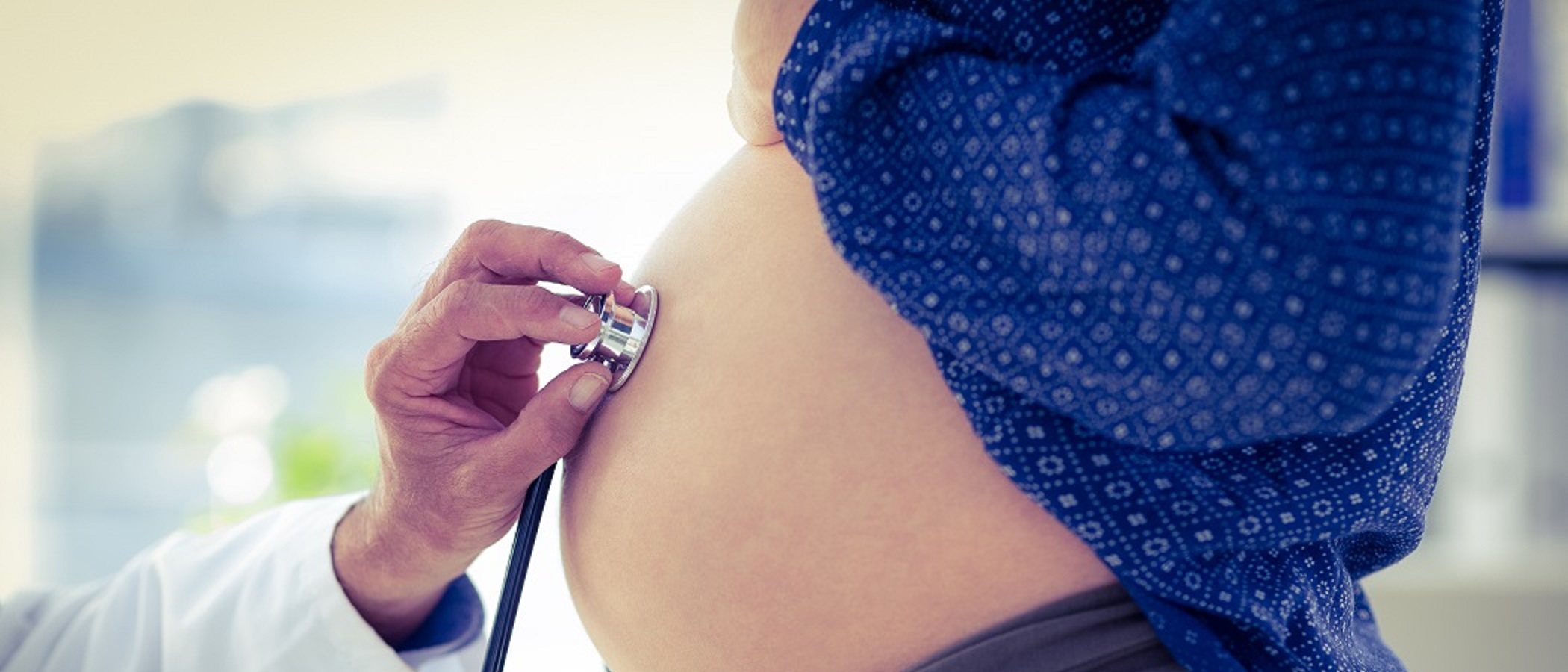 ¿Se puede transmitir el coronavirus de China en el embarazo?