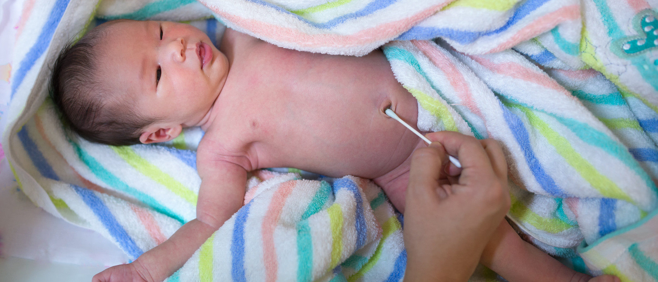 El ombligo del bebé: aprende a cuidar del ombligo del recién nacido