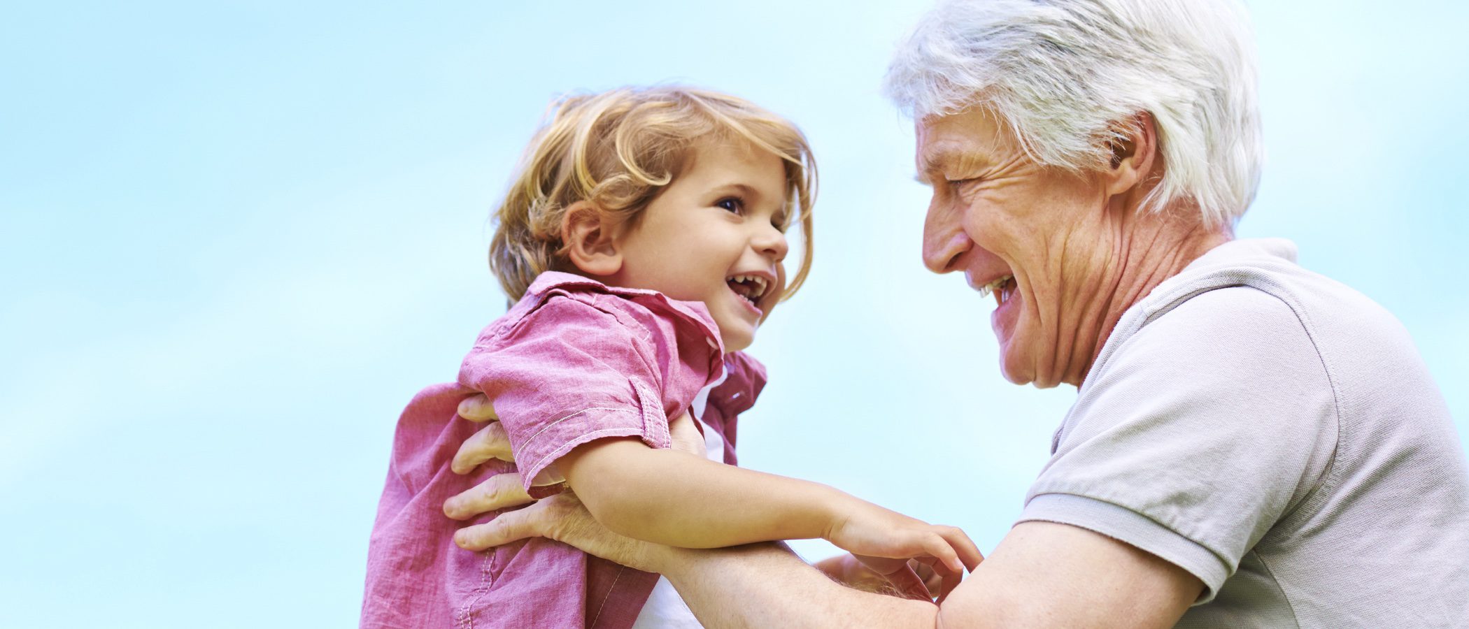 ¿Es mejor llevar a tu hijo a la guardería o dejarle al cuidado de los abuelos?