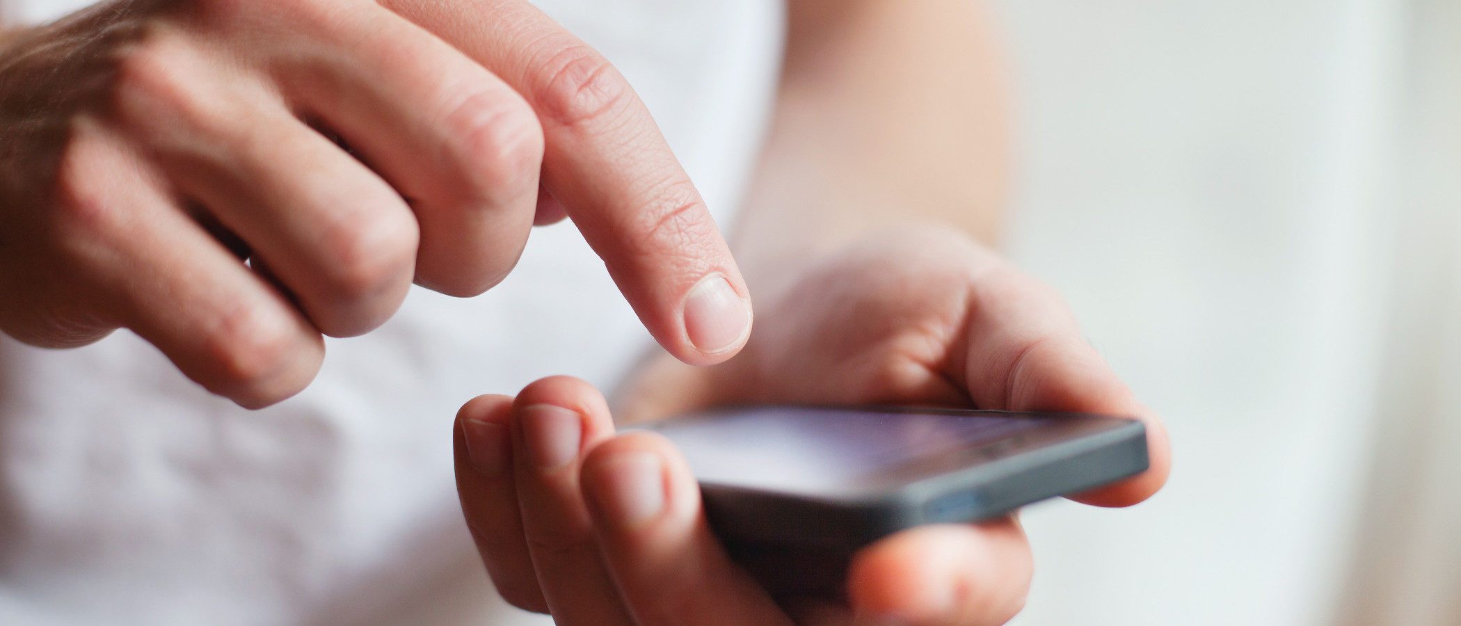 Controlar el móvil de tus hijos: ¿asalto a su privacidad?