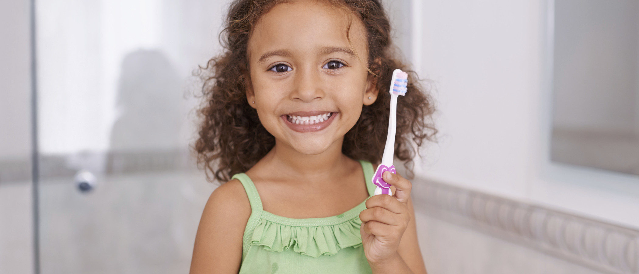 Enseña a tus hijos a lavarse los dientes correctamente