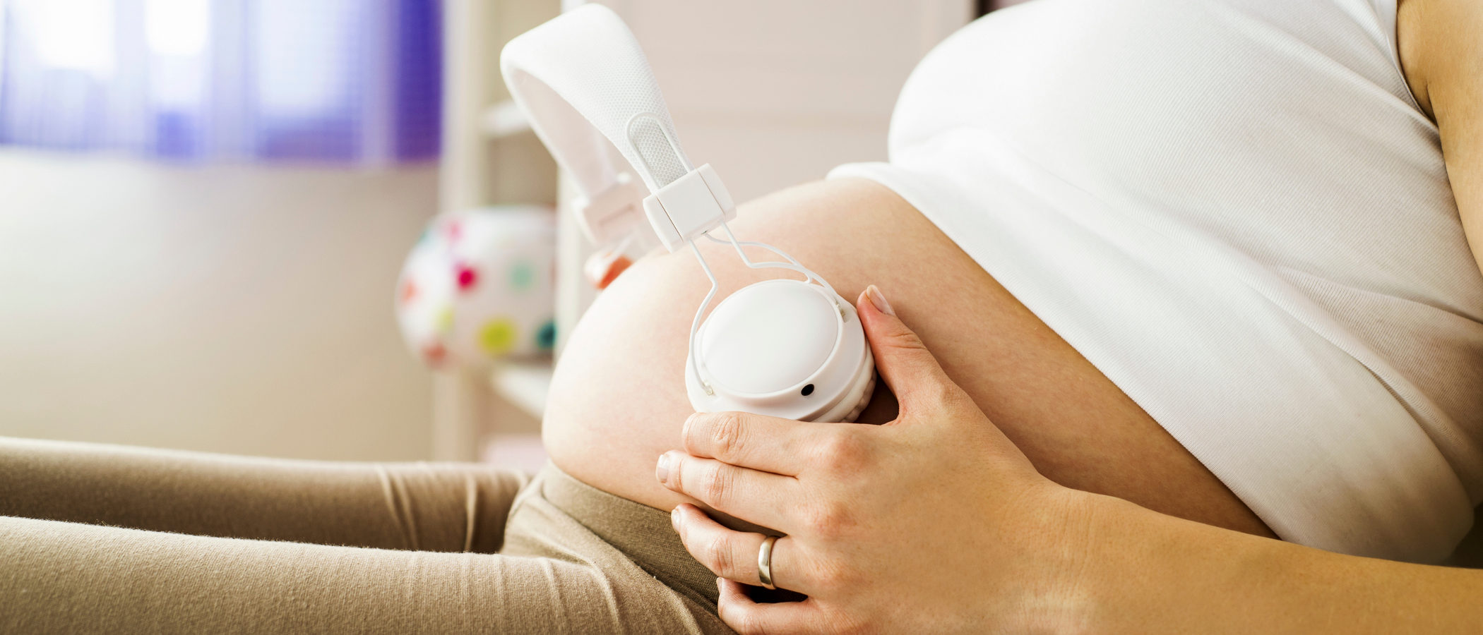 ¿Es bueno poner música al bebé durante el embarazo?