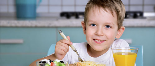 Los 8 alimentos que más vitaminas aportan a los niños