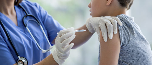 La vacuna contra la meningitis B llega a las farmacias