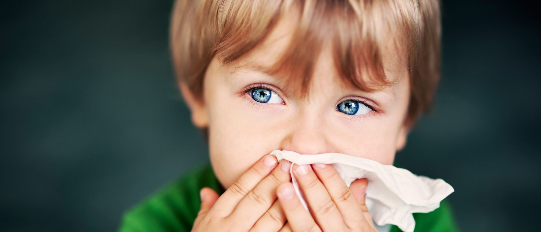 El resfriado en niños pequeños, ¿hay medicamentos para curarlo?