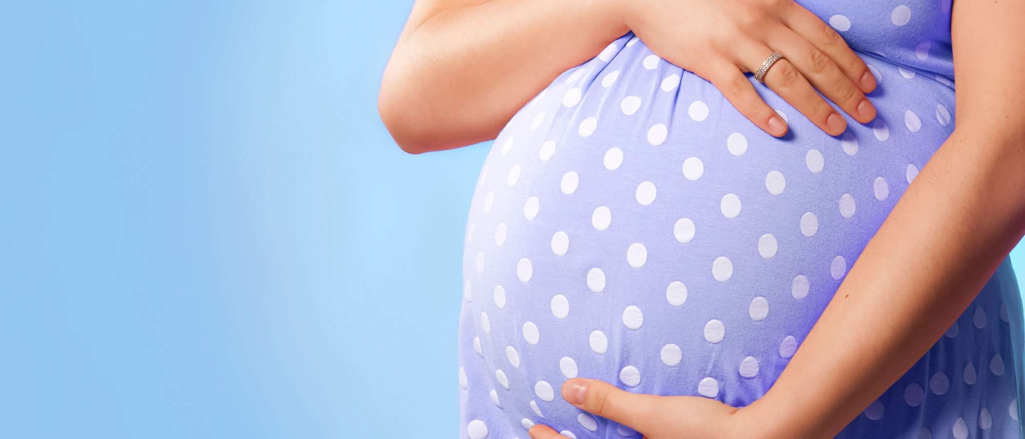 Qué podemos hacer con la ropa premamá después del parto
