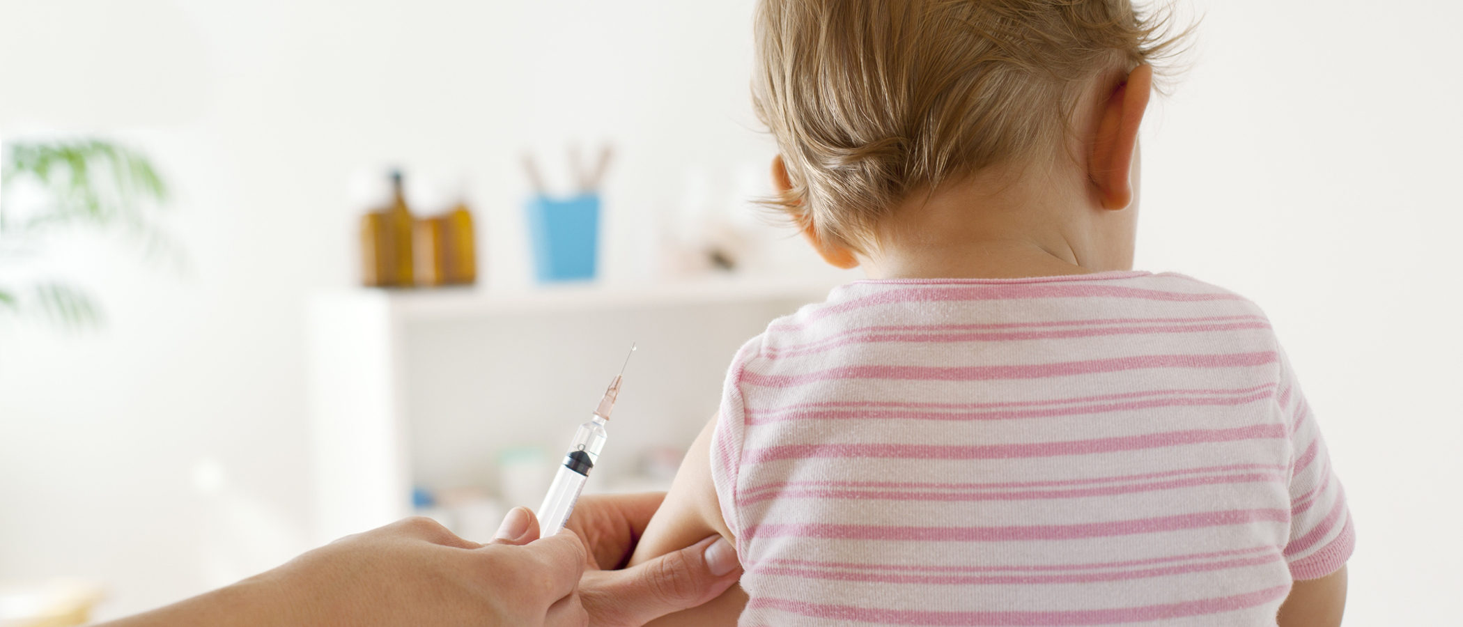 ¿Cómo vacunar a mi bebé contra la meningitis?