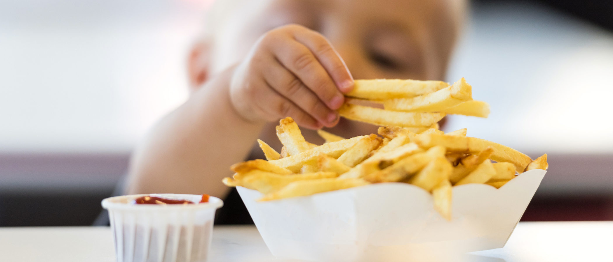 ¿Cuántas veces por semana pueden comer patatas fritas los niños?