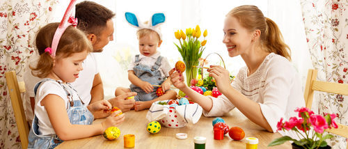 Cómo pintar huevos de Pascua con los niños