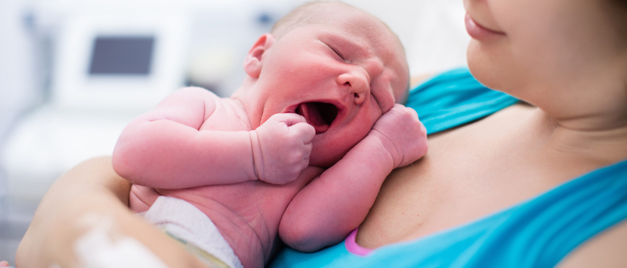 Qué debemos hacer cuando vamos a visitar a un recién nacido al hospital