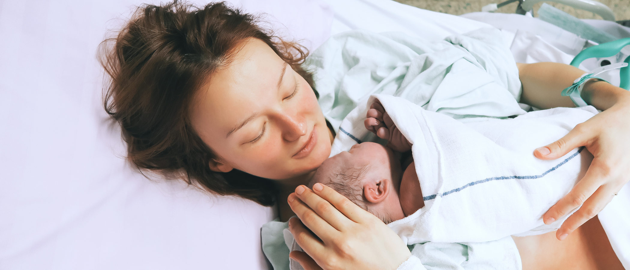 Visitar a un recién nacido en el hospital, ¿llevo un detalle para el bebé o para la madre?