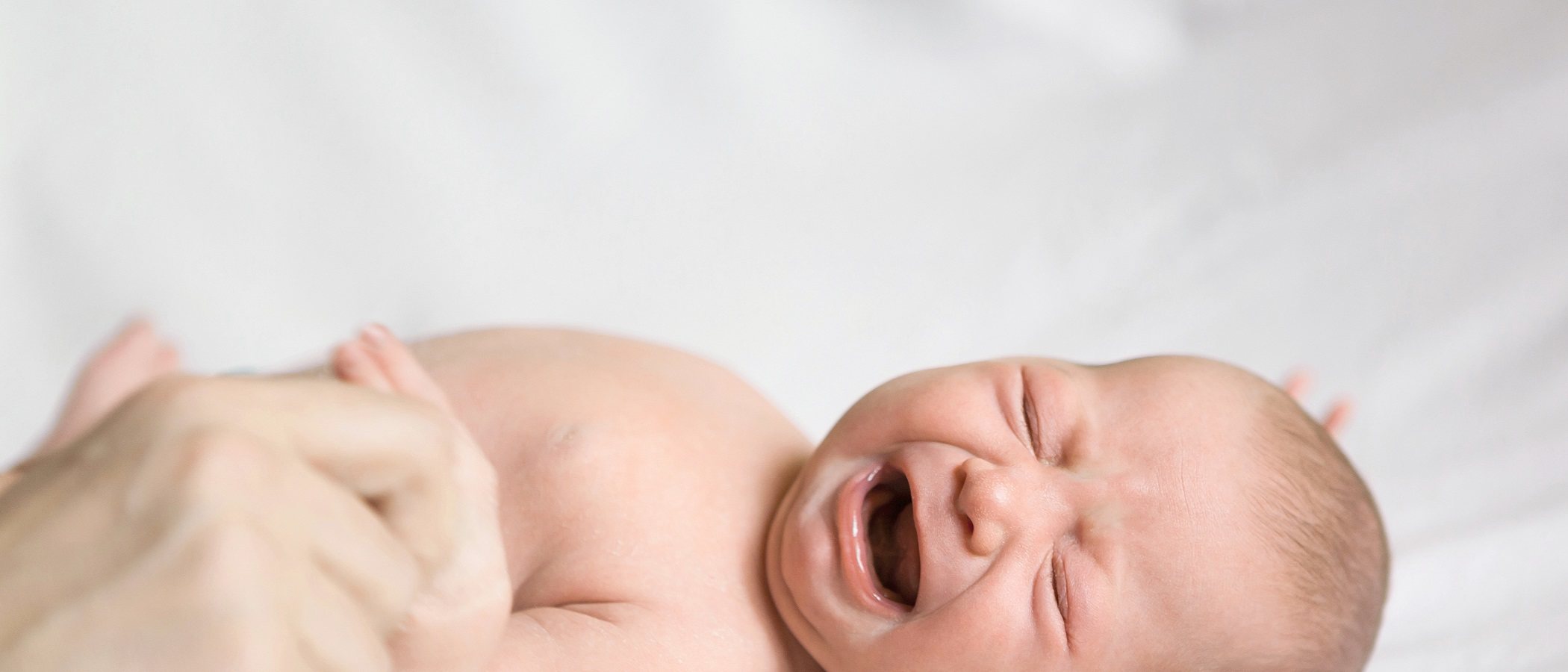 10 frases que NO debes decir a una madre con un bebé con cólicos
