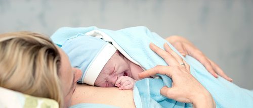 ¿Se puede tener un parto natural después de una cesárea?