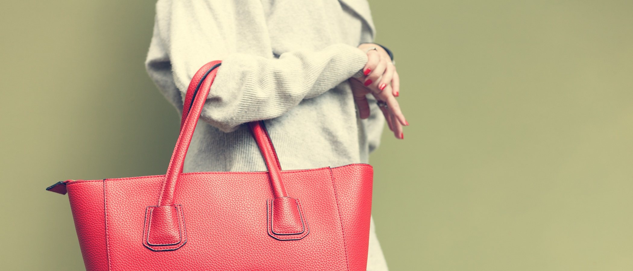 6 cosas que una madre siempre debe tener en su bolso