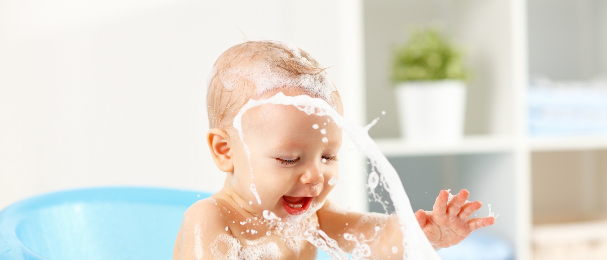 Si bañas a tu bebé, ¿puede contraer infección de oído?