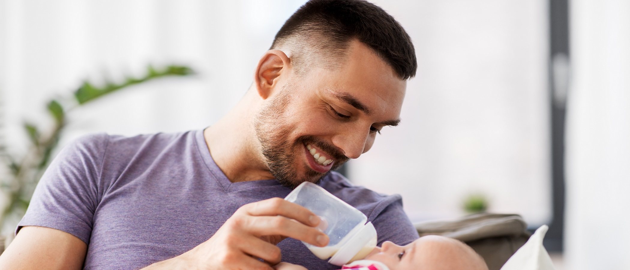 Cuándo se debe dejar de utilizar leche de fórmula en la alimentación del bebé