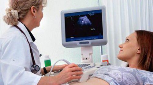 La amniocentesis: riesgos y beneficios