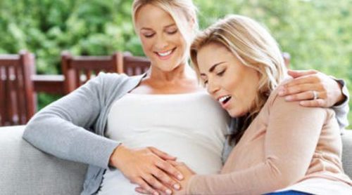 El método ROPA, la reproducción asisitida para que dos mujeres puedan ser madres genéticamente