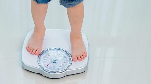 Cómo ayudar a adelgazar a un niño con sobrepeso