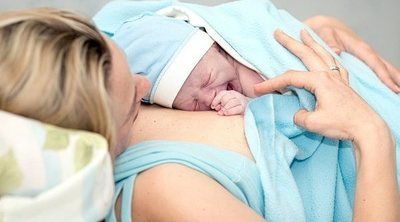 ¿Se puede tener un parto natural después de una cesárea?