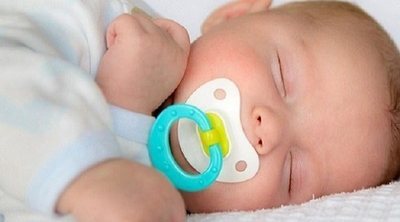 Efectos del uso del chupete, del biberón y de la lactancia en los dientes de los bebés